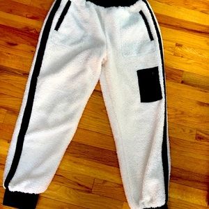 Fabletics Alaska Fleece Joggers